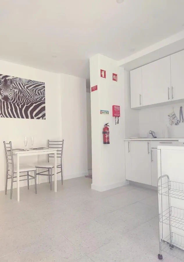 Moradia Geminada V0 - Localizacao Central - Privada Quarteira Portugal